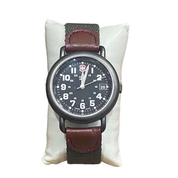 Victorinox Other - New! Victorinox Swiss Army 24532 Cavalry Gunmetal
